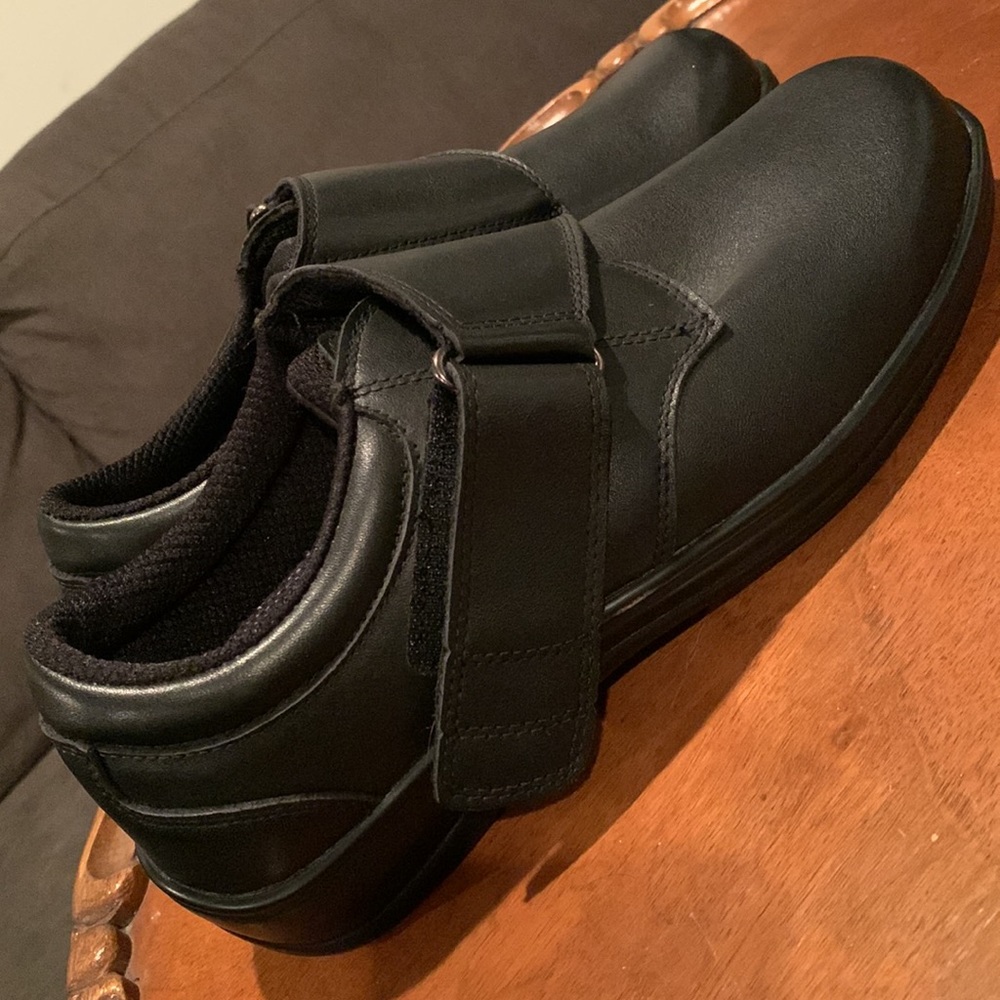 Orthofeet Gel Arcadia shoes - size 8.5 D (Wide)